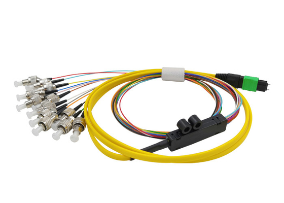 SM APC MTP MPO do FC UPC 12-żyłowy kabel krosowy Breakout 0,2dB G657A2